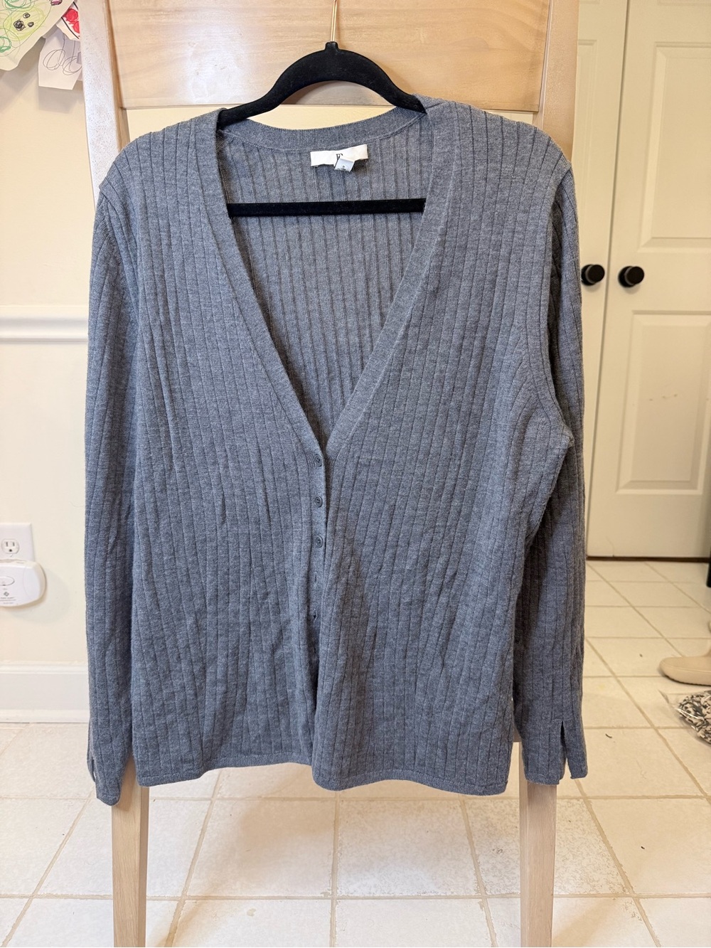 Banana Republic woMen's Gray Ribbed V-Neck Cardigan